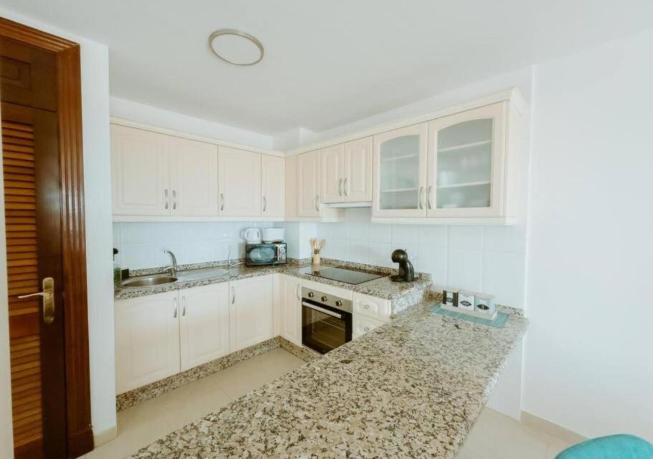 Seaview Splendor 2 Bedroom Modern Comfort 阿德耶 外观 照片